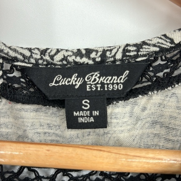 Lucky Brand Cold Shoulder Black and White Crochet Top Women’s Size Small - Picture 7 of 12